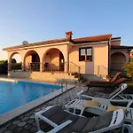 Neela * ポレッチ