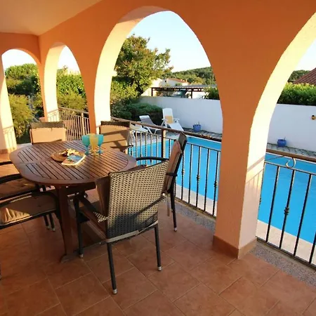Neela Vikendica Porec